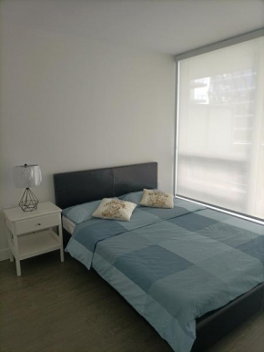 2BR Cozy Bright New apart Near Skytrain
